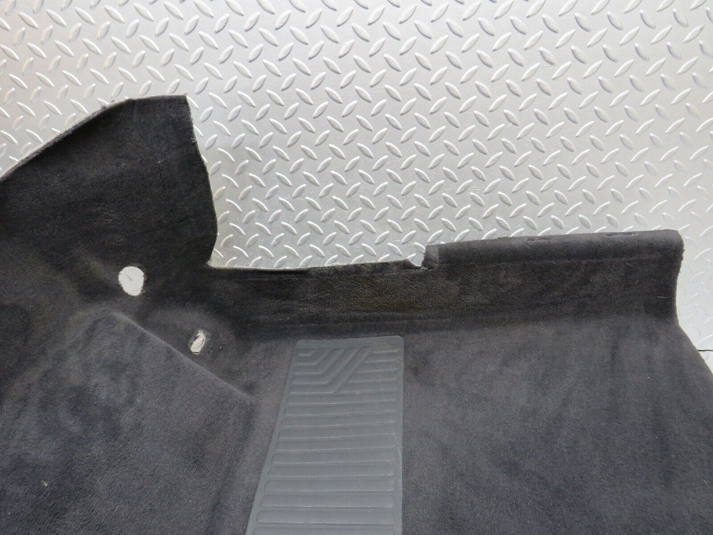 34834 Mercedes-Benz W210 320E Front Right Floor Carpet Grey 2106802240