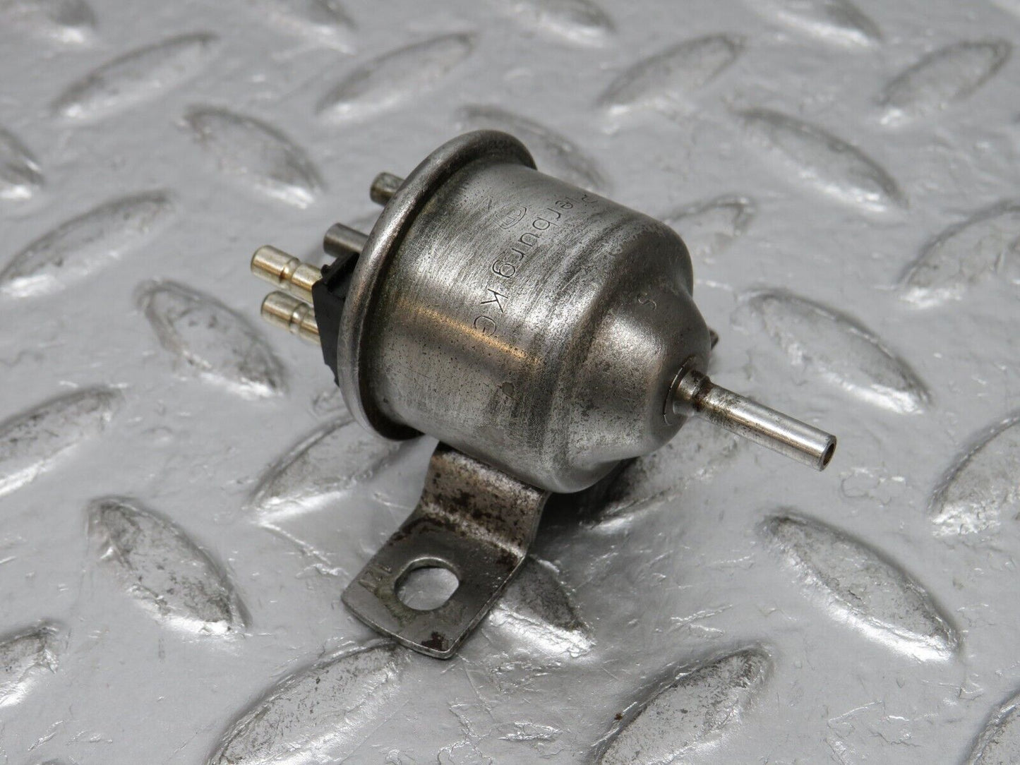 0781 Mercedes-Benz C107 350SLC Coupe Vacuum Check Valve