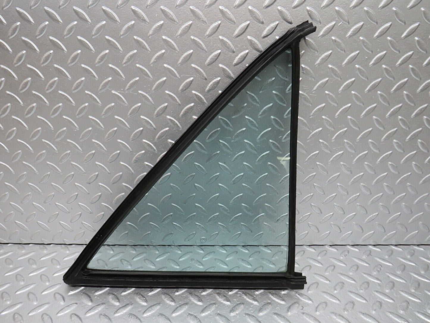 33141 Mercedes-Benz W126 Rear Left Quarter Window Glass 1267350124