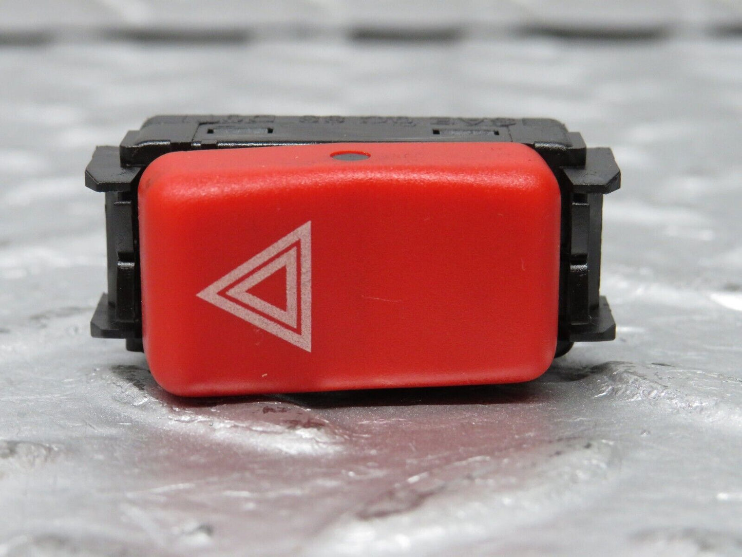 33330 Mercedes-Benz W202 C180 Hazard Warning Light Switch 1248200110