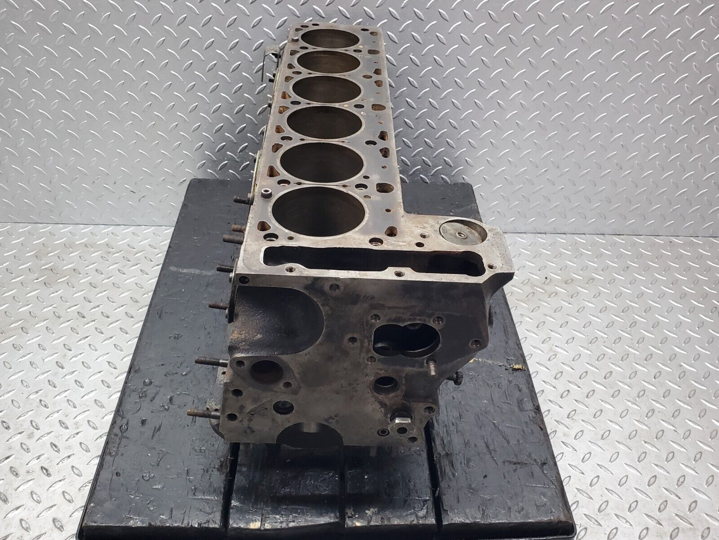 44551 Mercedes-Benz W123 280E Engine Block M110.988