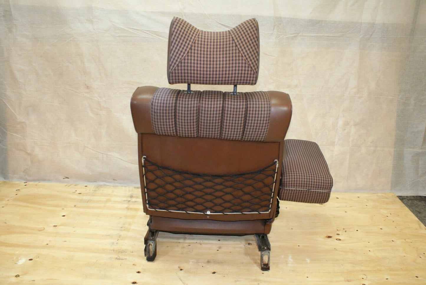 2497 Mercedes-Benz W116 350SE Passenger Seat Left Side 1169101250
