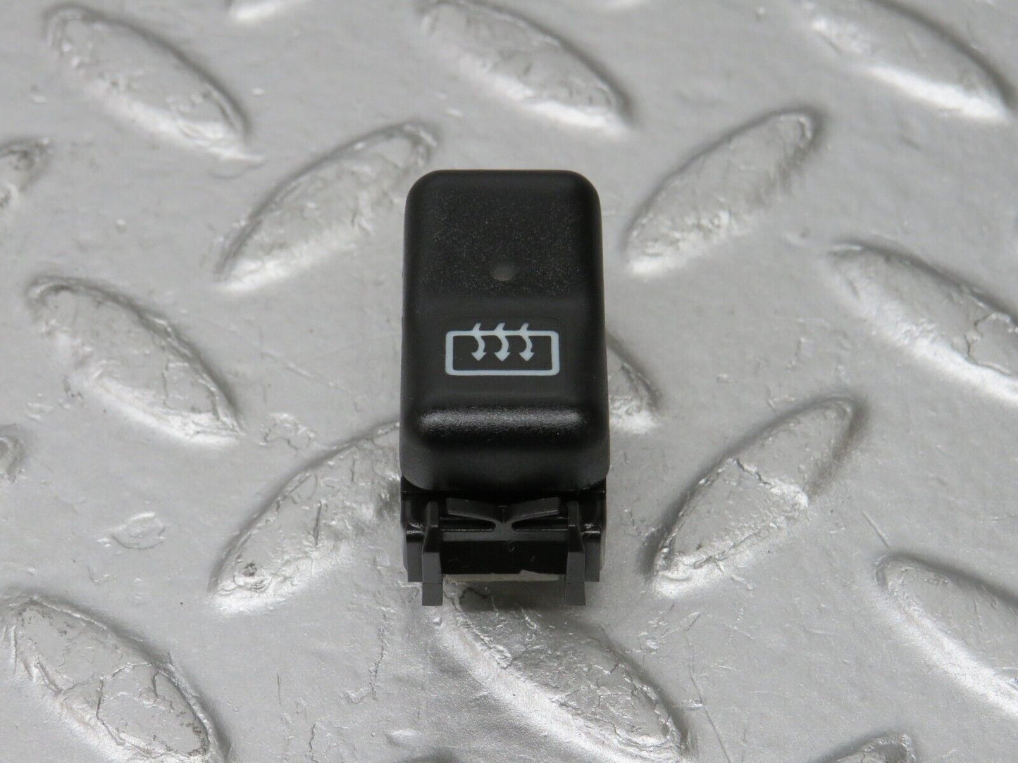 33333 Mercedes-Benz W202 C180 Rear Windscreen Defroster Switch 1408205110