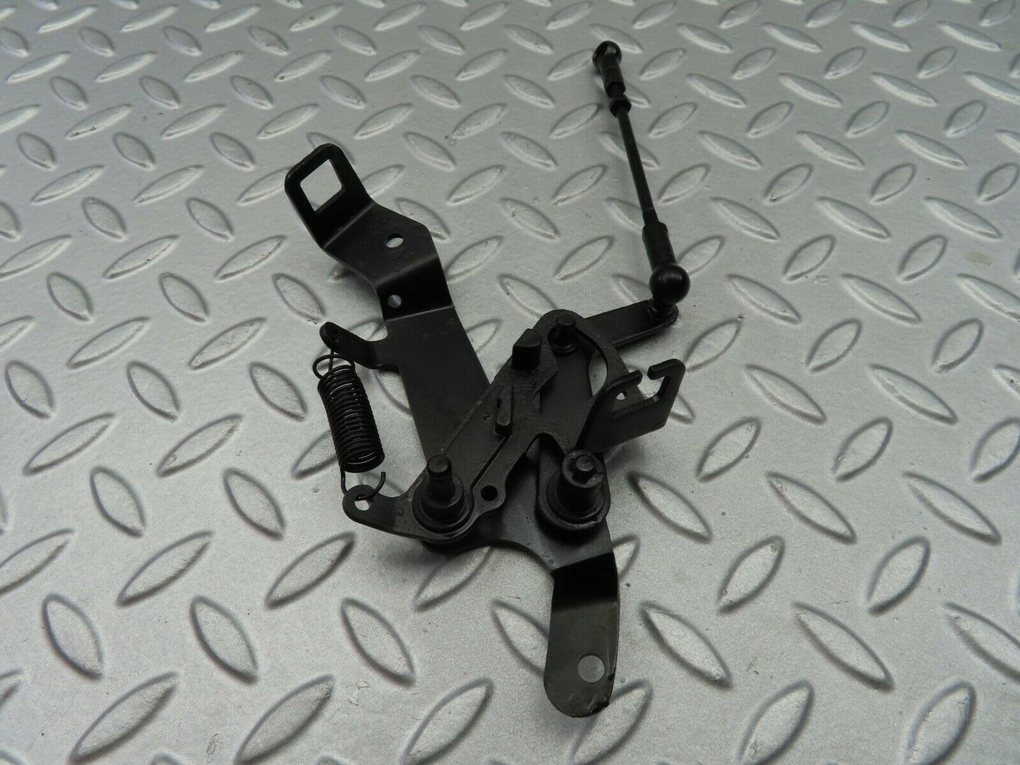 6919 Mercedes-Benz C107 350SLC Coupe Throttle Linkage