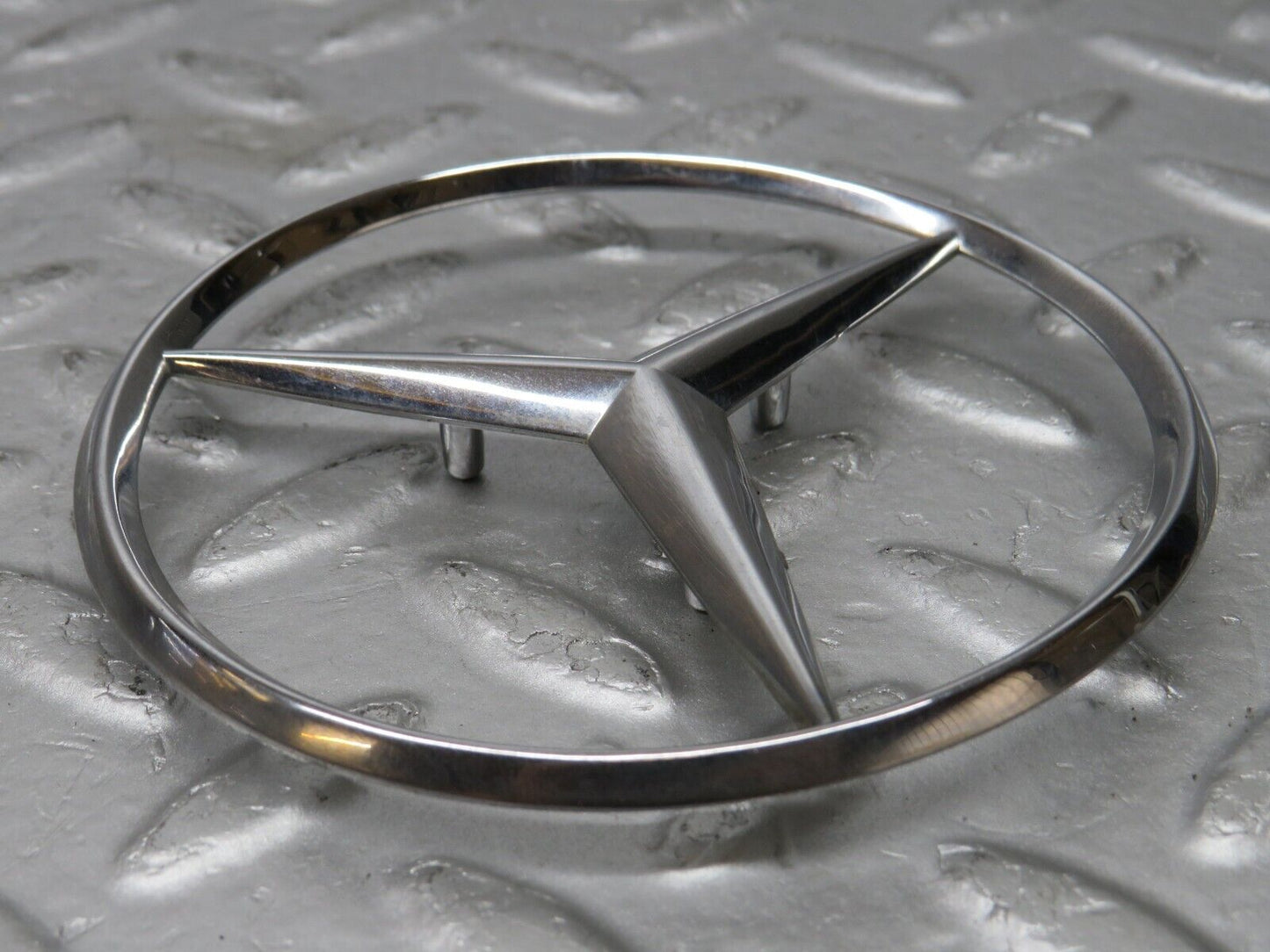 36699 Mercedes-Benz W201 190E 2.0L Chrome Rear Emblem 2017580058