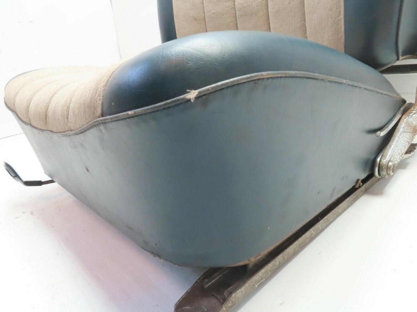 10670 Mercedes-Benz W108  Front Left Seat