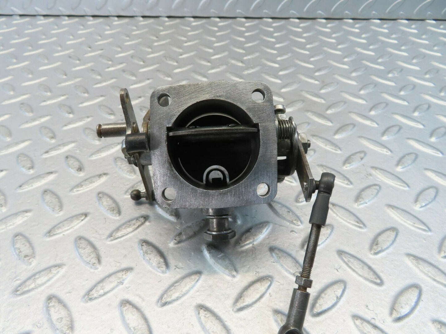 10960 Mercedes-Benz W115 220D Throttle Body Valve 6150710306