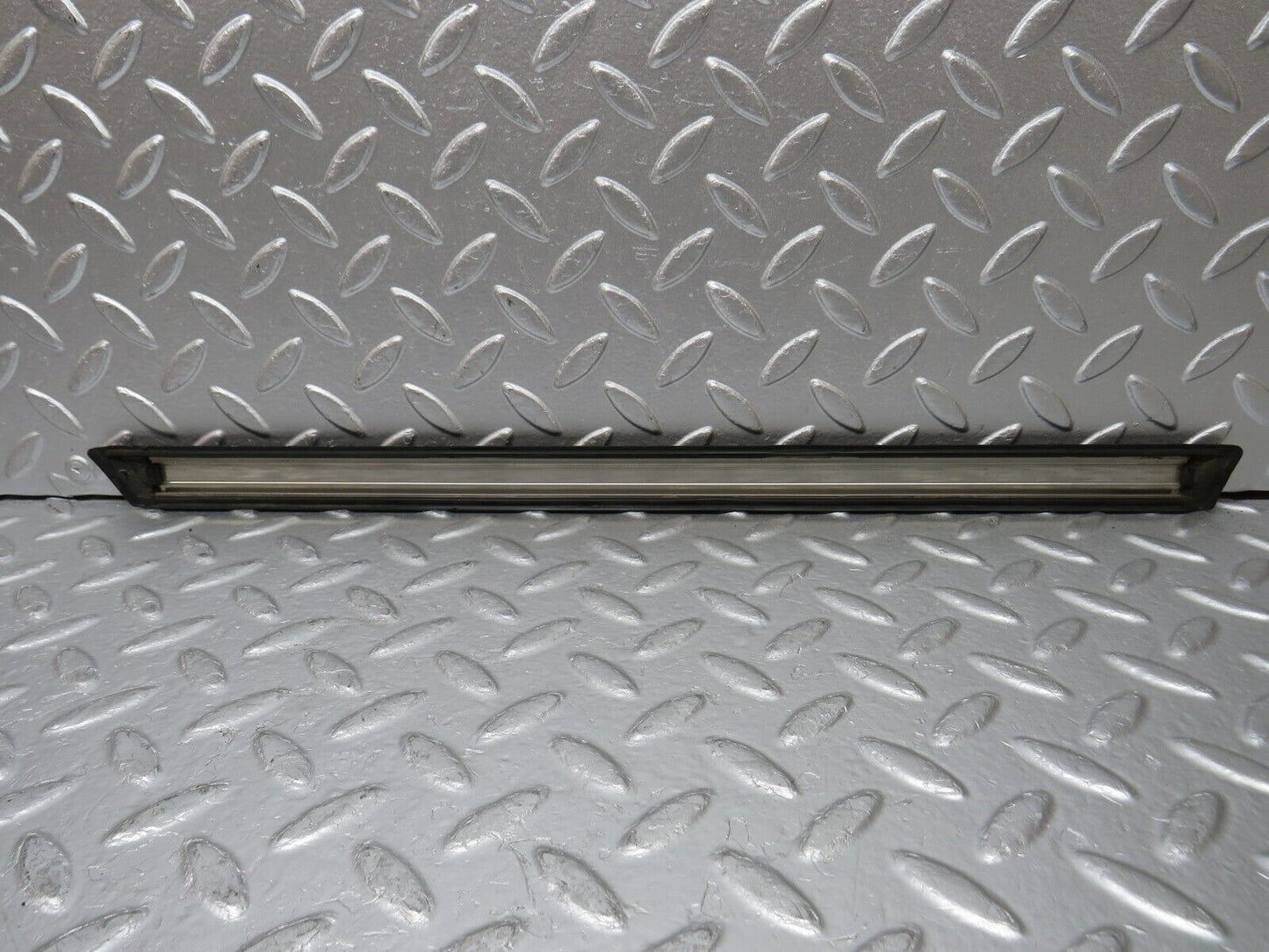 30790 Mercedes-Benz W201 190E 2.0L Rear Right Fender Wing Centre Moulding Trim