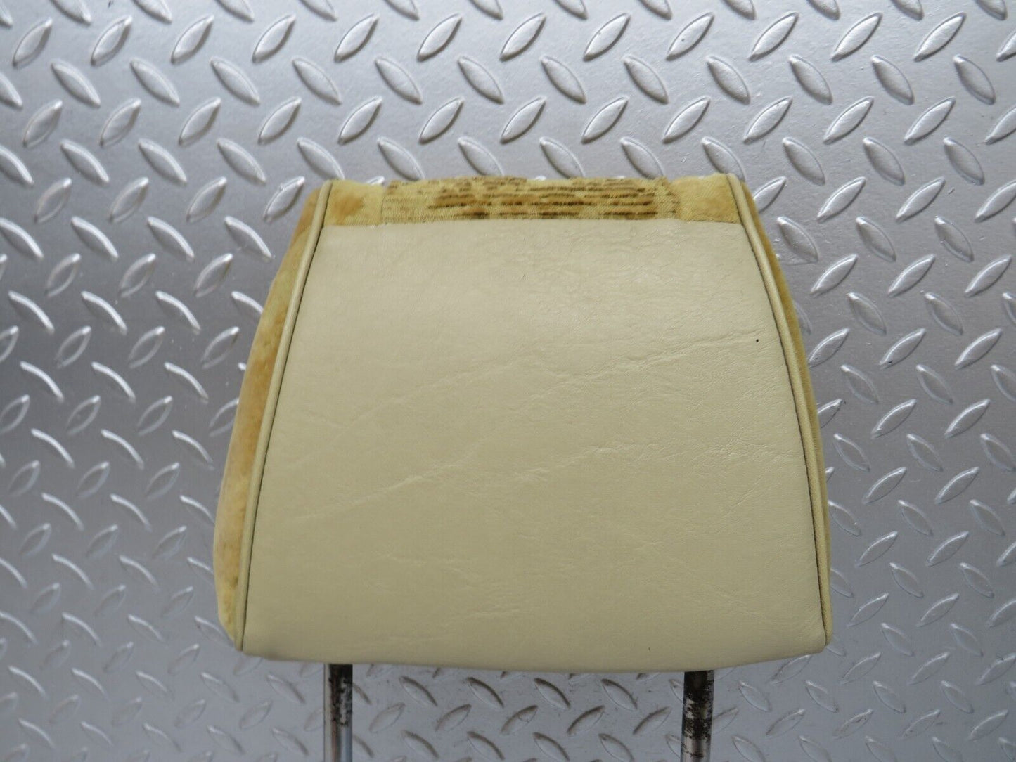 37079 Mercedes-Benz C126 420SEC Coupe Right Headrest