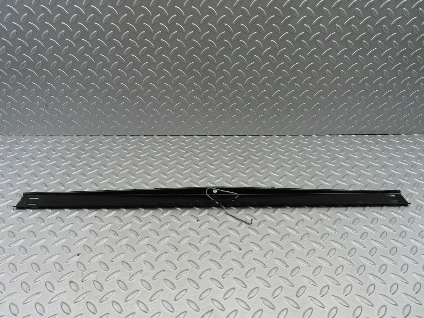 6385 Mercedes-Benz W126 380SE Sunroof Moving Plate
