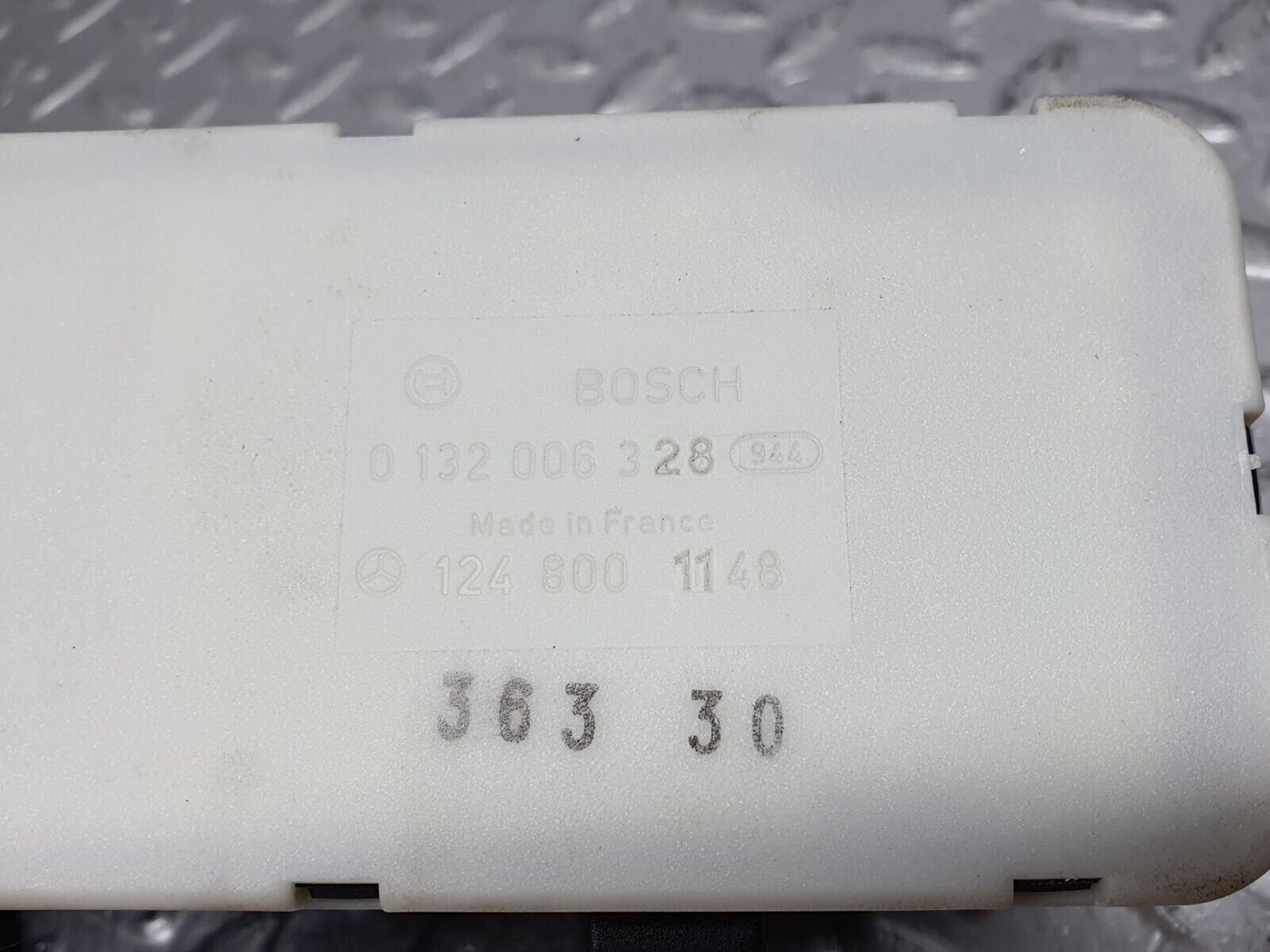 40944 Mercedes-Benz W126 300SE Locking Vacuum Pump Bosch 1248001148