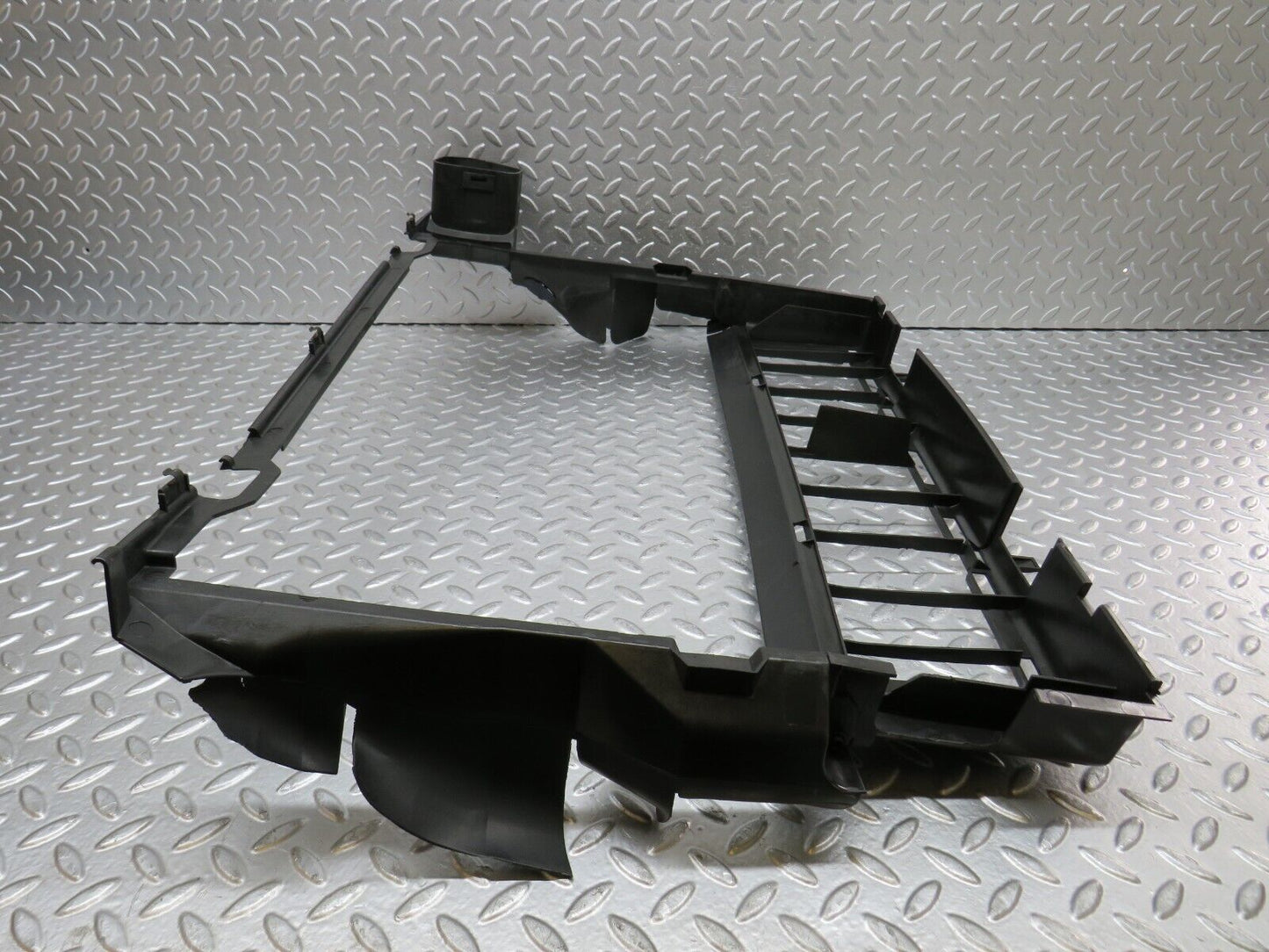 34792 Mercedes-Benz W210 320E Engine Fan Shroud 2105051830 2105051930