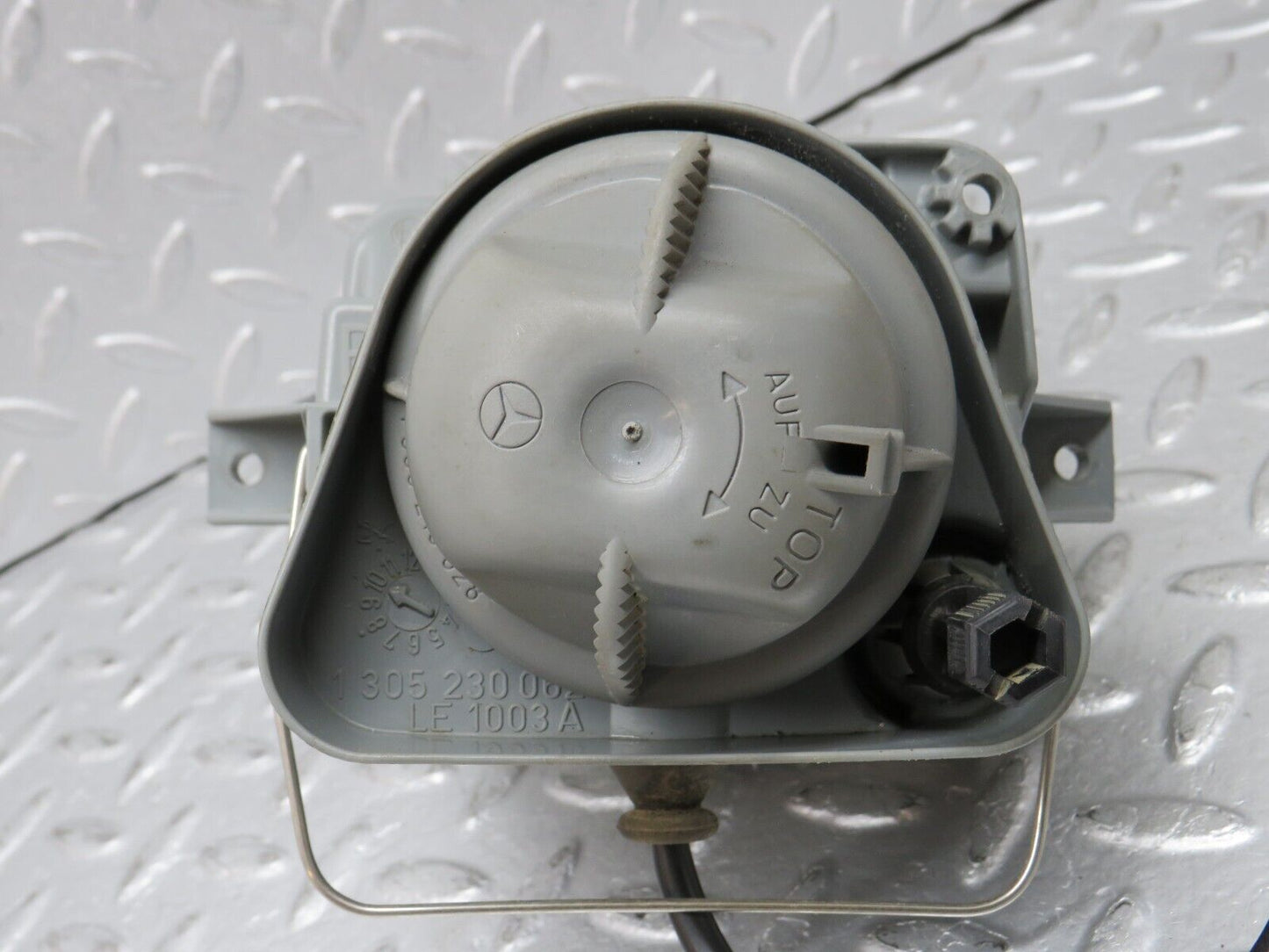 38464 Mercedes-Benz R129 280SL Coupe Front Right Fog Light Bosch 0305120002 1298200256 1305621246