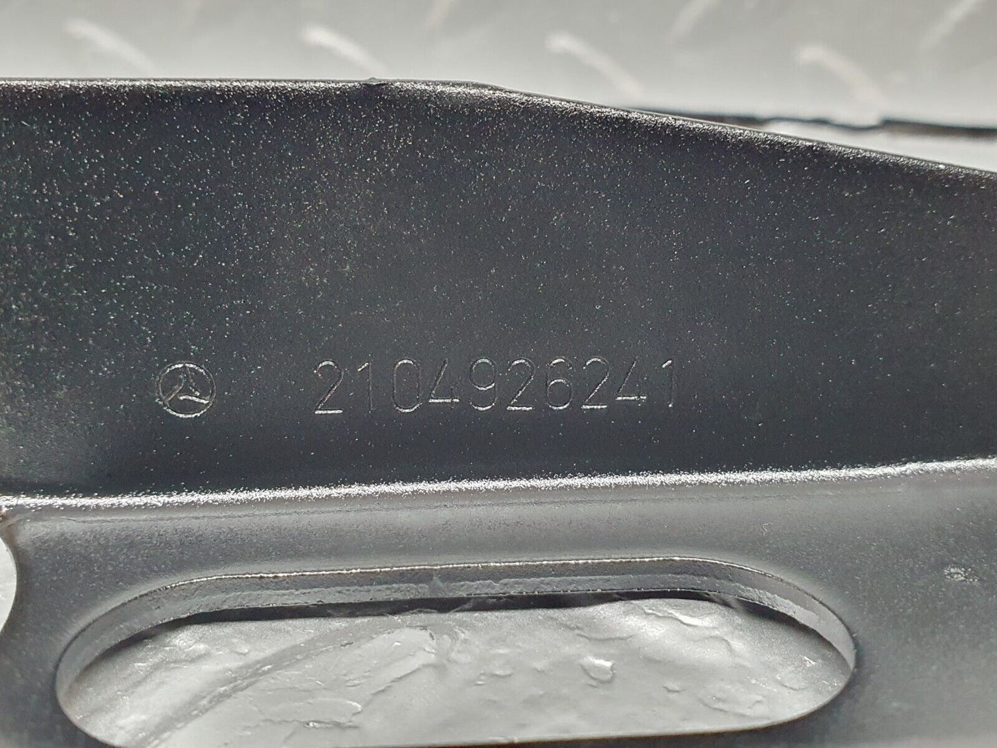 42063 Mercedes-Benz W202 C200 Exhaust Holder Bracket 2104926241