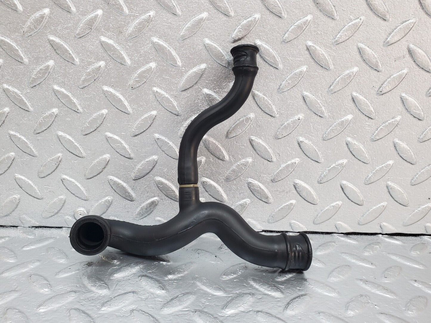 45381 Mercedes-Benz 280E M110.983 Air Intake Pipe 1100944382 1100942882
