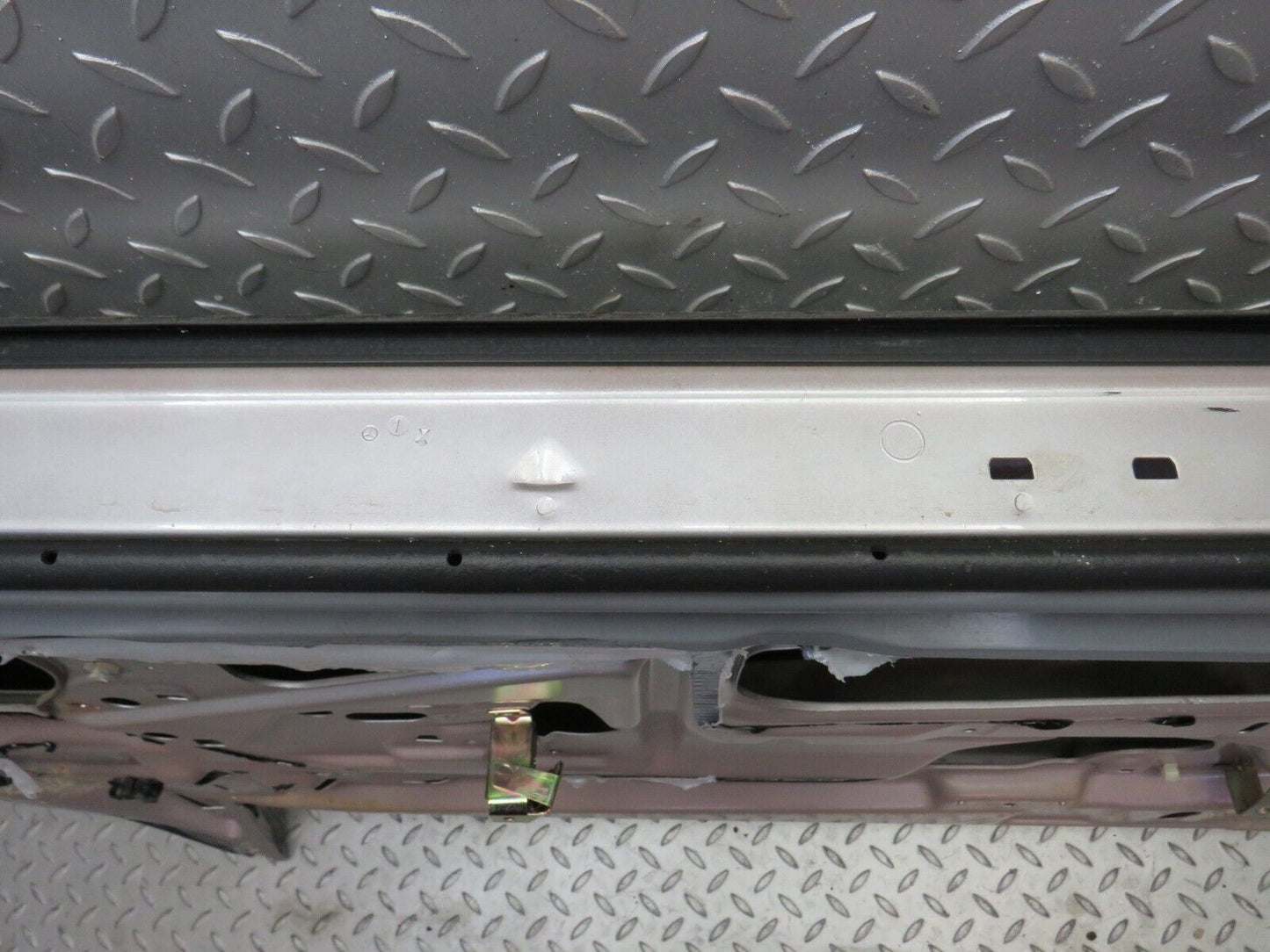 39540 Mercedes-Benz R129 320SL Coupe Left Door