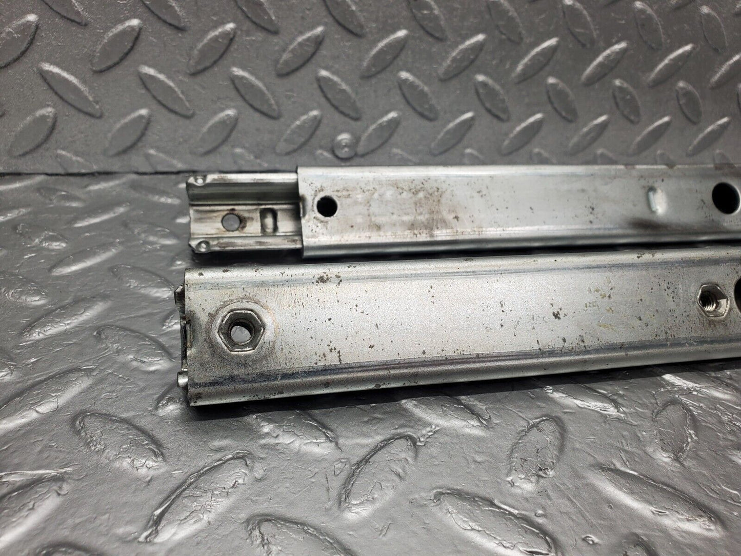 46627 Mercedes-Benz C123 280CE Coupe Front Right Seat Rail Pair