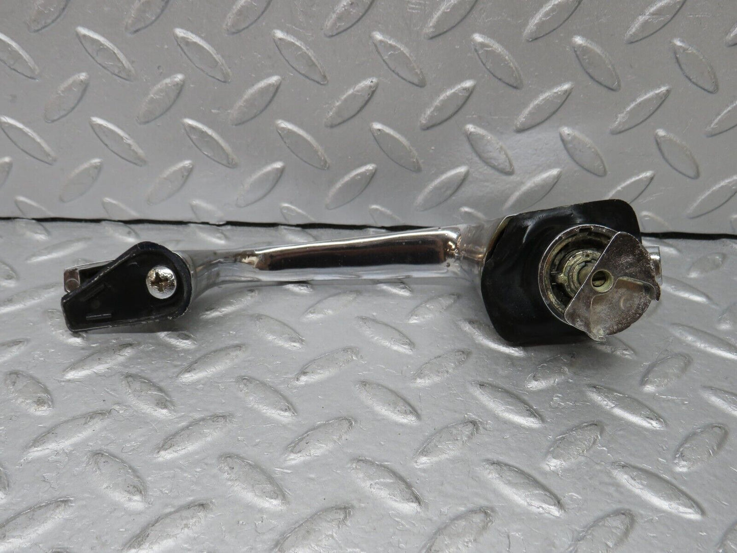 35817 Mercedes-Benz W108 Front Right Chrome Door Handle No Key 1087660801