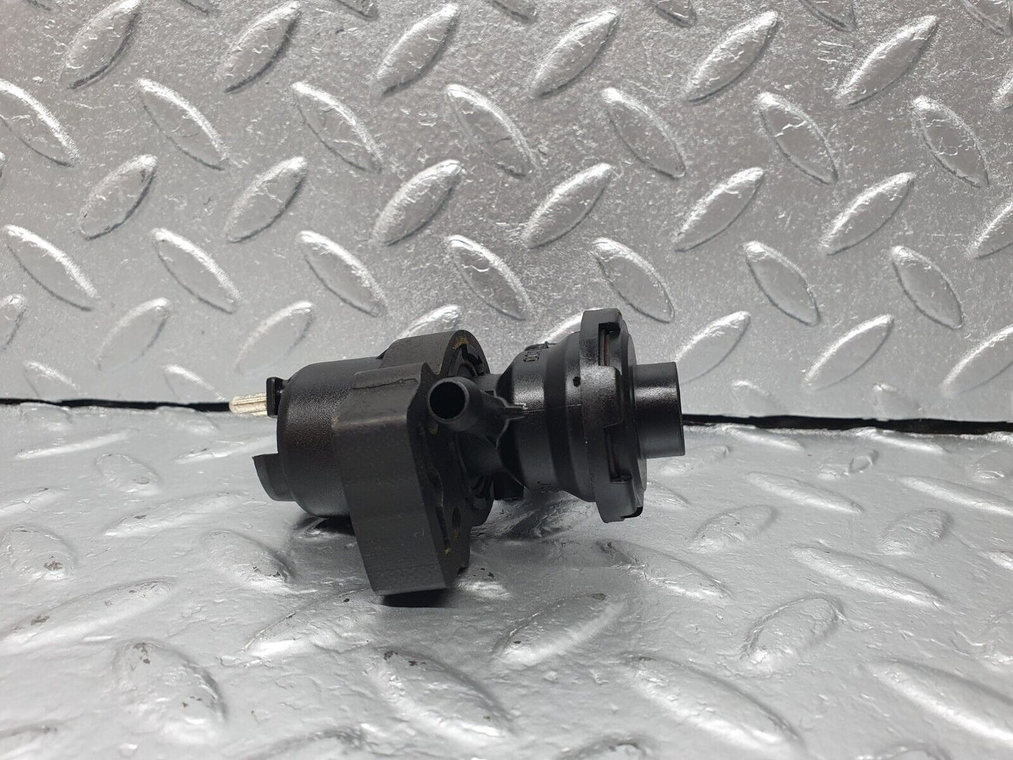 42235 Mercedes-Benz R129 320SL Coupe Fuel Regeneration Valve 0011409960