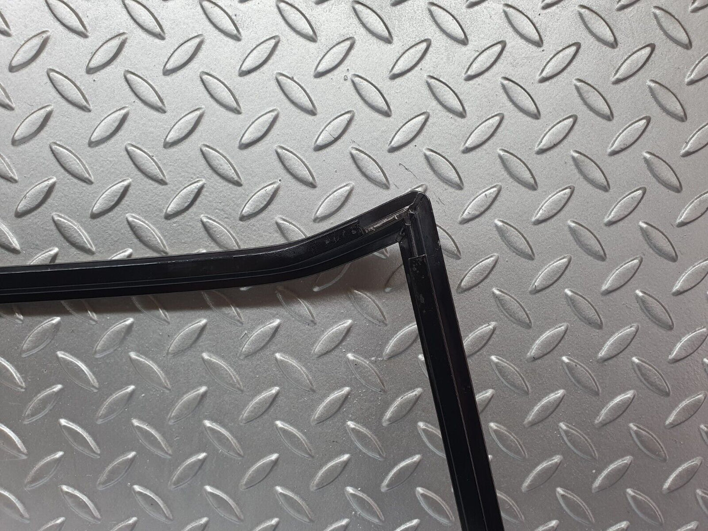 42872 Mercedes-Benz W201 190 Rear Windscreen Frame