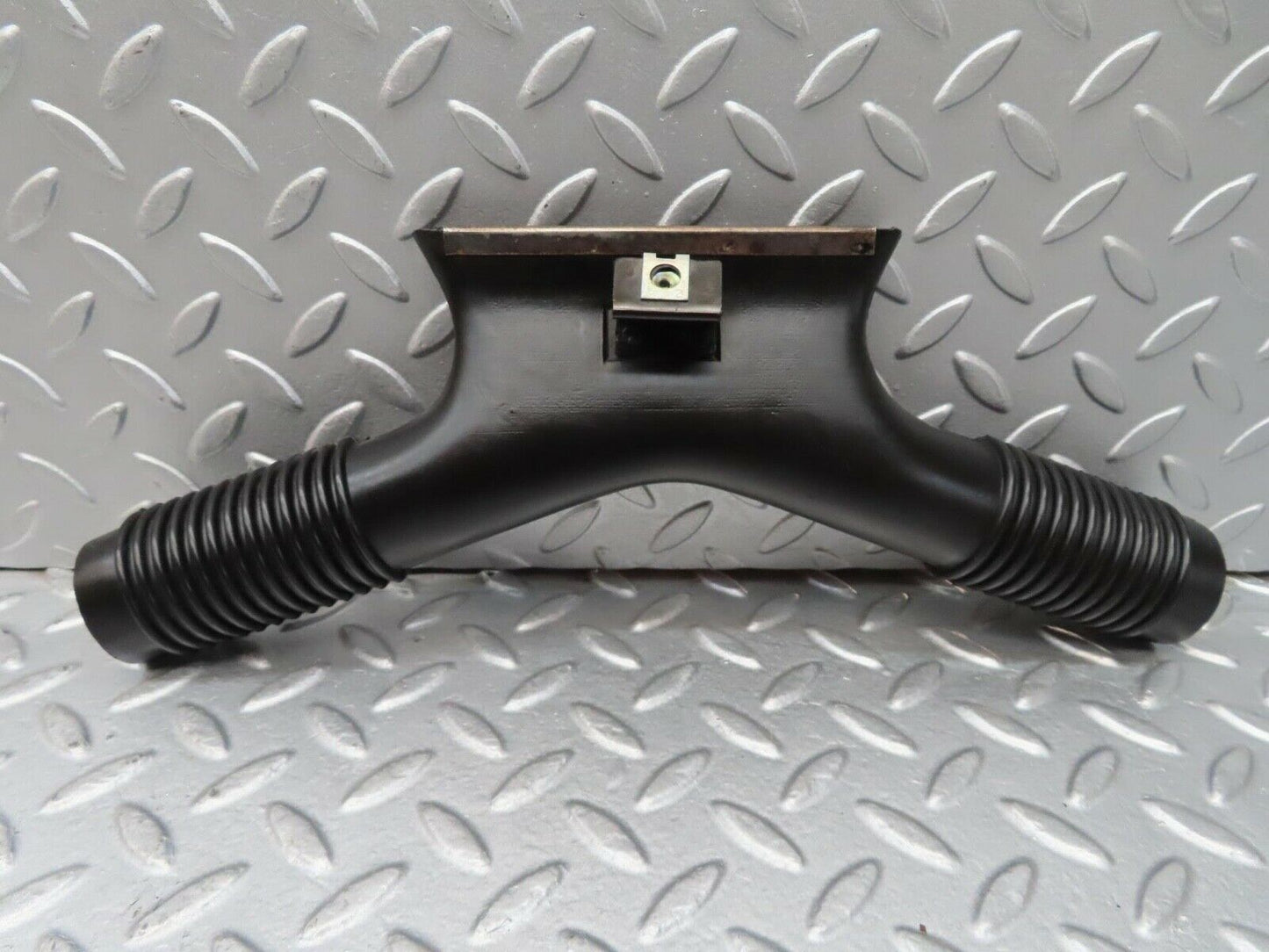 12395 Mercedes-Benz W108 280SE 3.5 Heater Air Duct Vent Centre