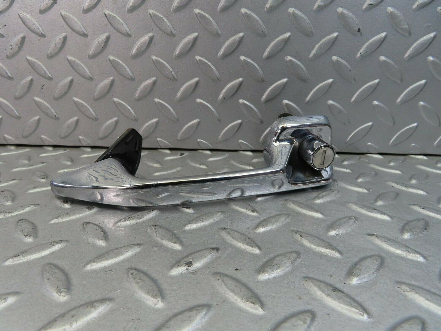 8798 Mercedes-Benz W108 Chrome Door Handle Front Right No Key 1087661401