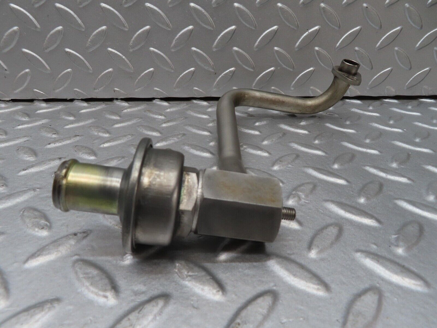 27813 Mercedes-Benz S124 300TE EGR Valve Hose Pipe 0021400060