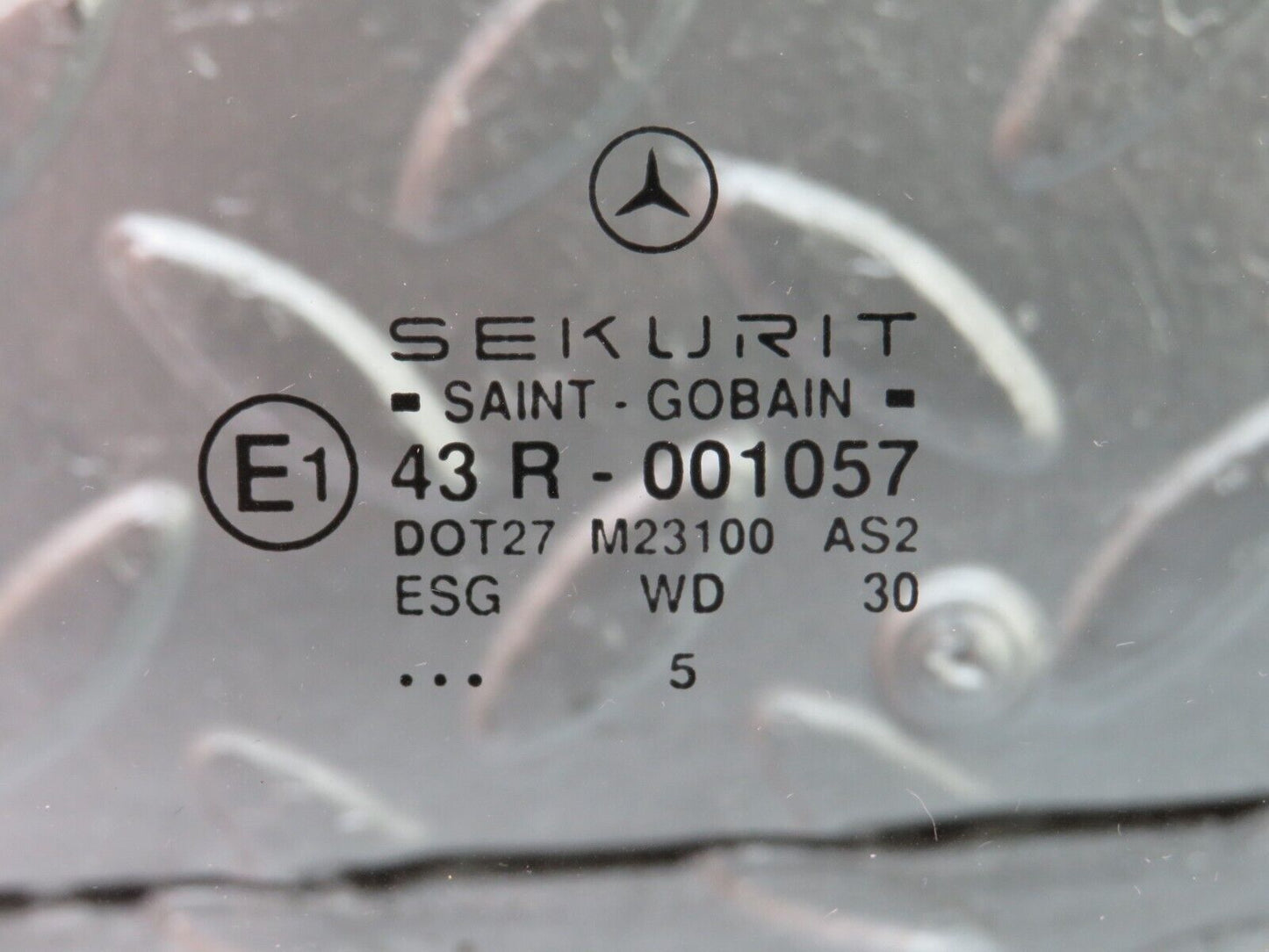 33259 Mercedes-Benz W202 C180 Rear Left Quarter Window Glass 2027350124