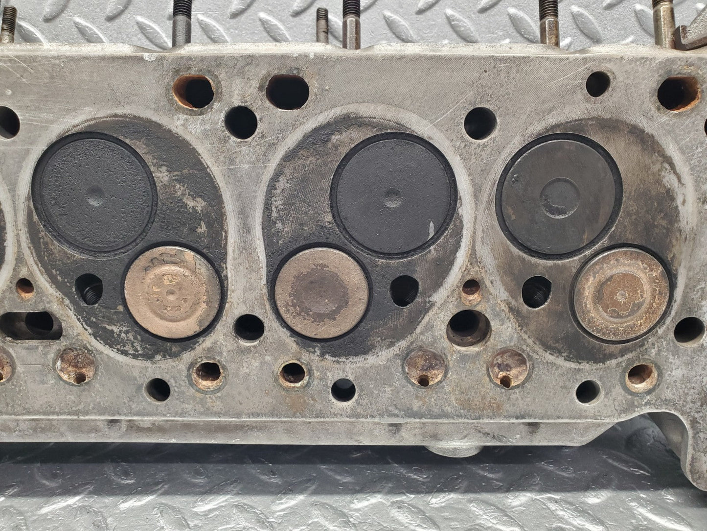 W112 cylinder head used OEM
