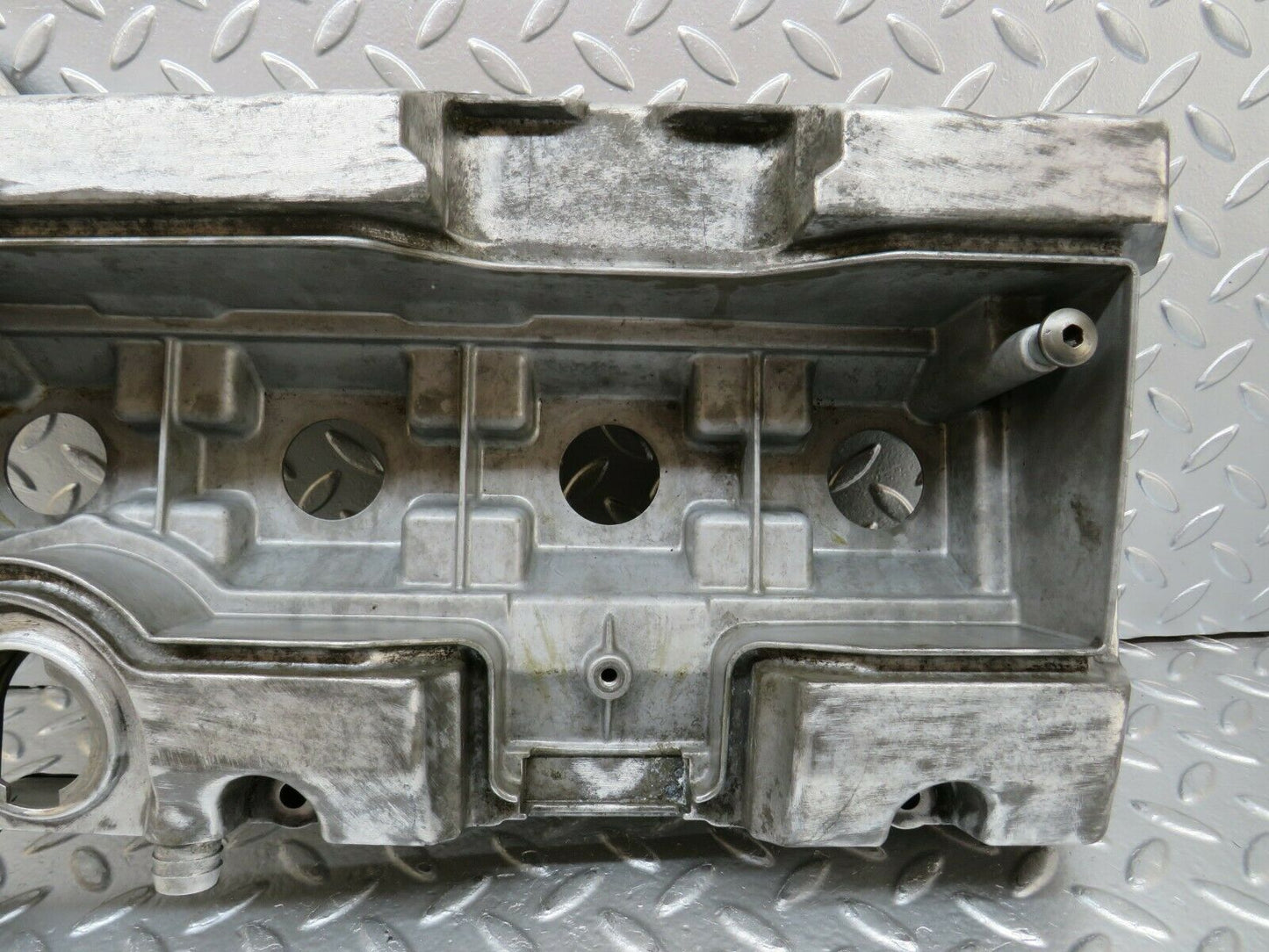 24389 Mercedes-Benz S124 220TE Wagon Cylinder Head Valve Cover 1110100330