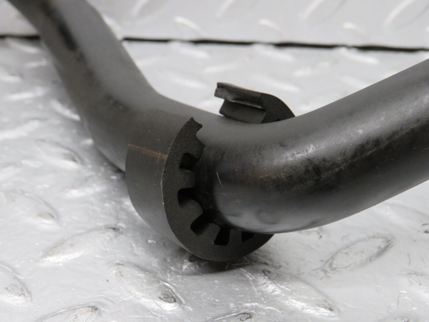 38890 Mercedes-Benz W201 190E Radiator Lower Hose 2015000075