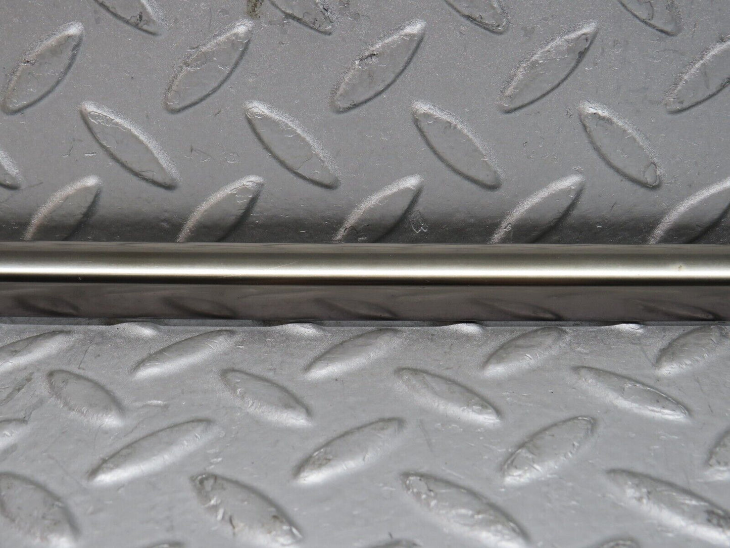 37890 Mercedes-Benz A124 320E Cabriolet Right Door Moulding Trim