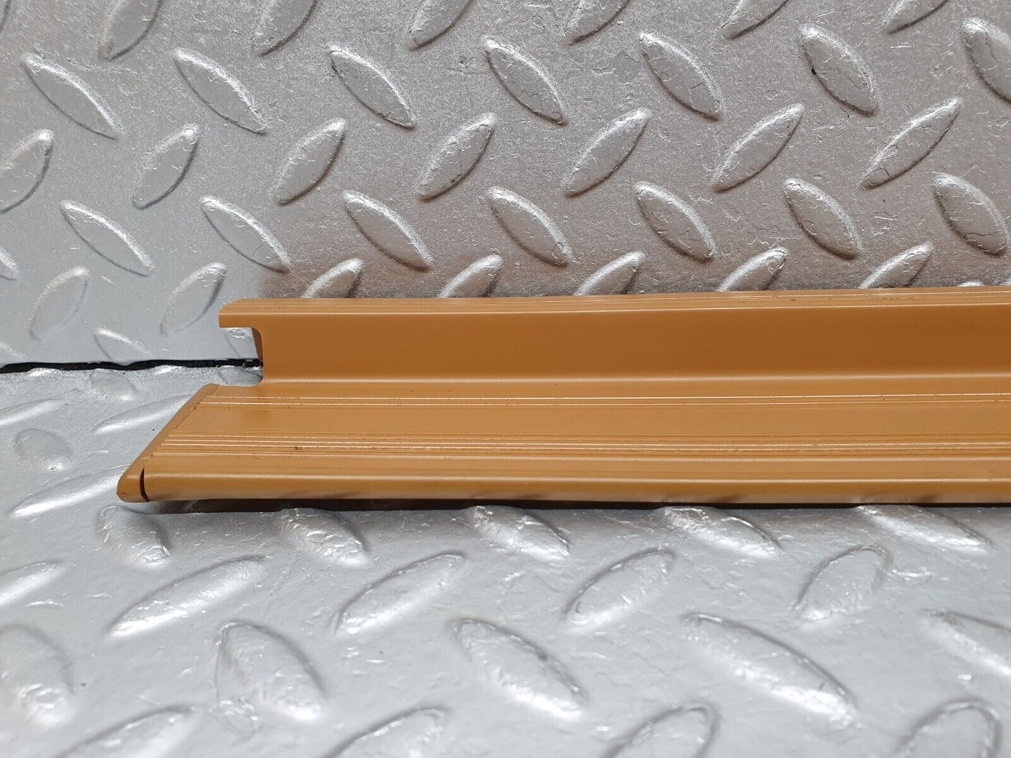41418 Mercedes-Benz W124 200E Front Left Door Sill Trim Palomino