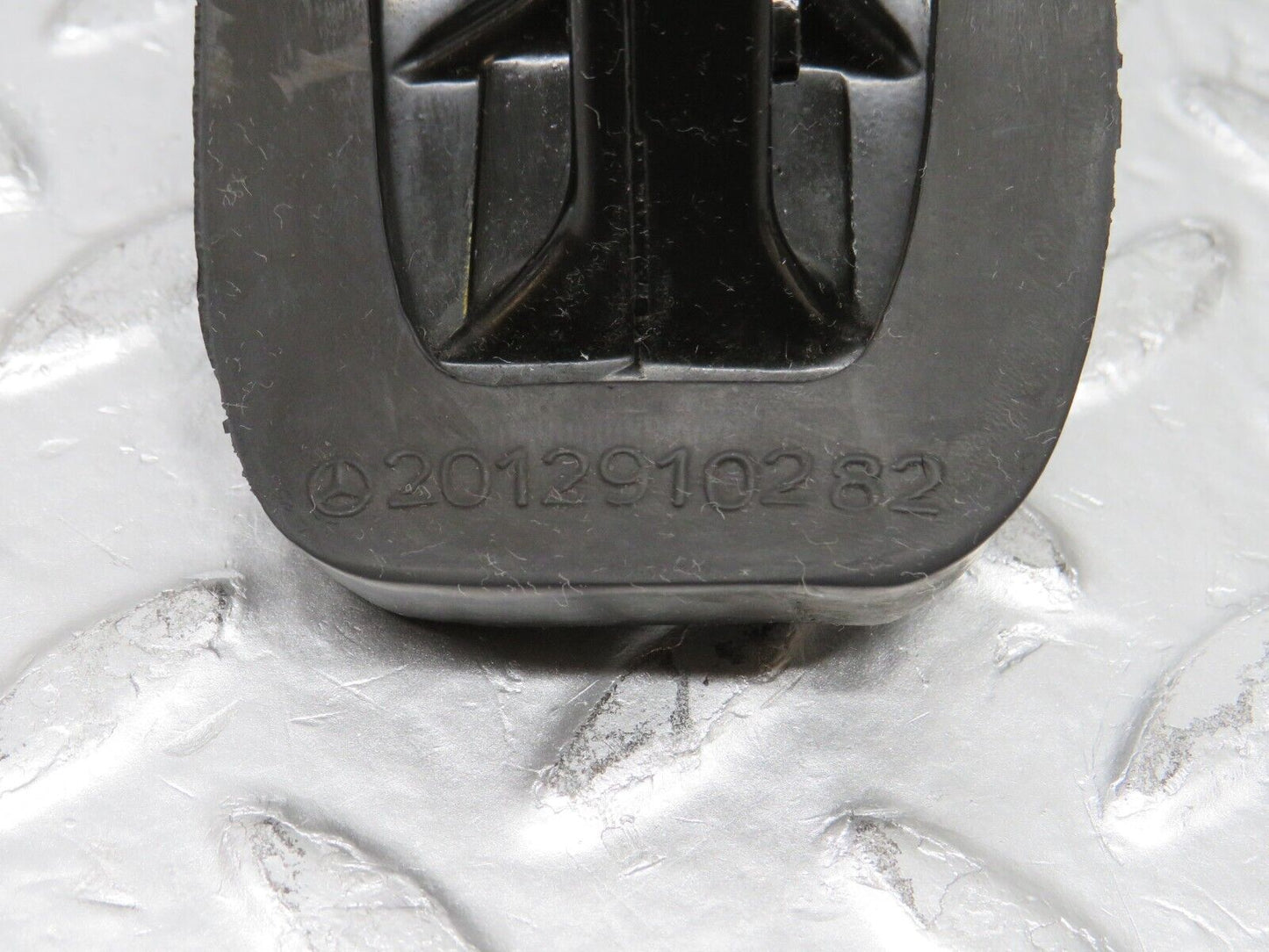 31350 Mercedes-Benz S124 220TE Clutch Pedal 1242900316 2012910282