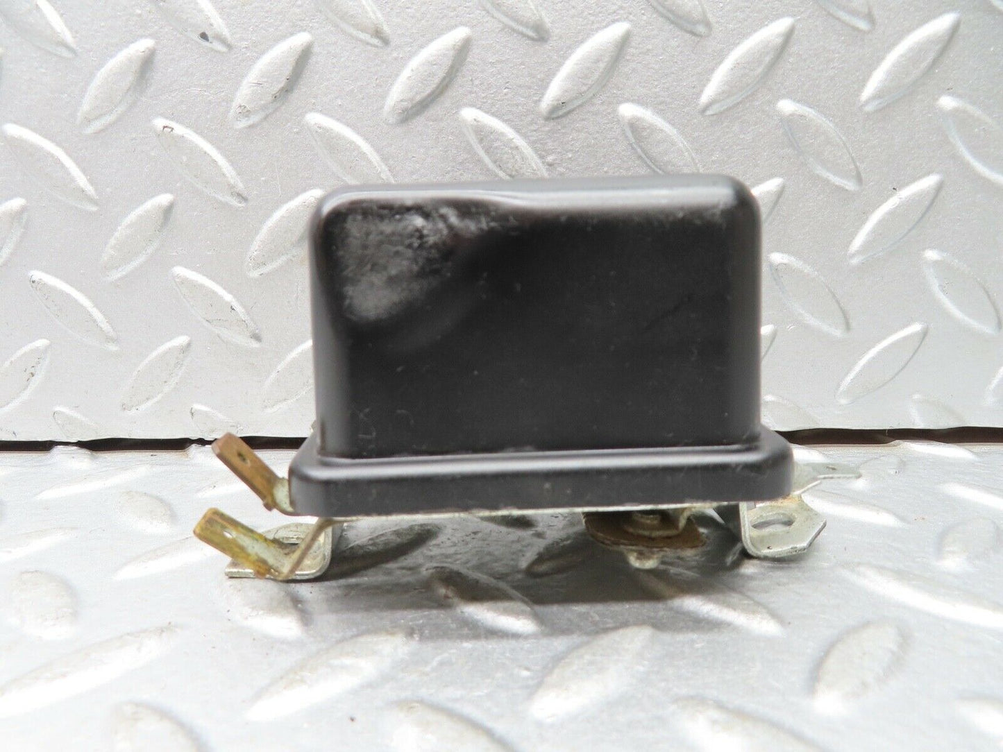 18875 Mercedes-Benz W121 190b Ponton Voltage Regulator Hüco 133503