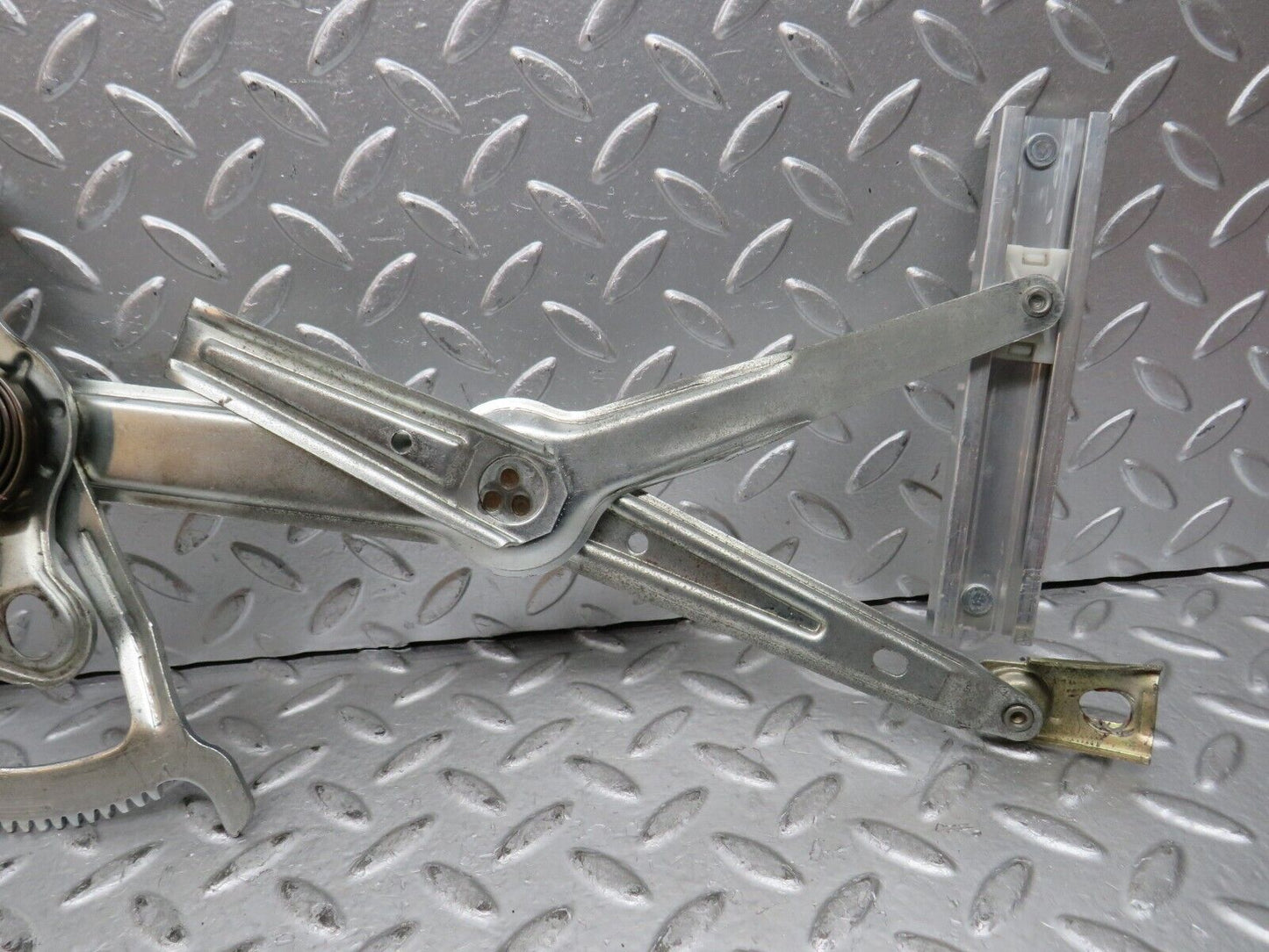 27675 Mercedes-Benz S124 300TE Wagon Front Right Power Window Regulator