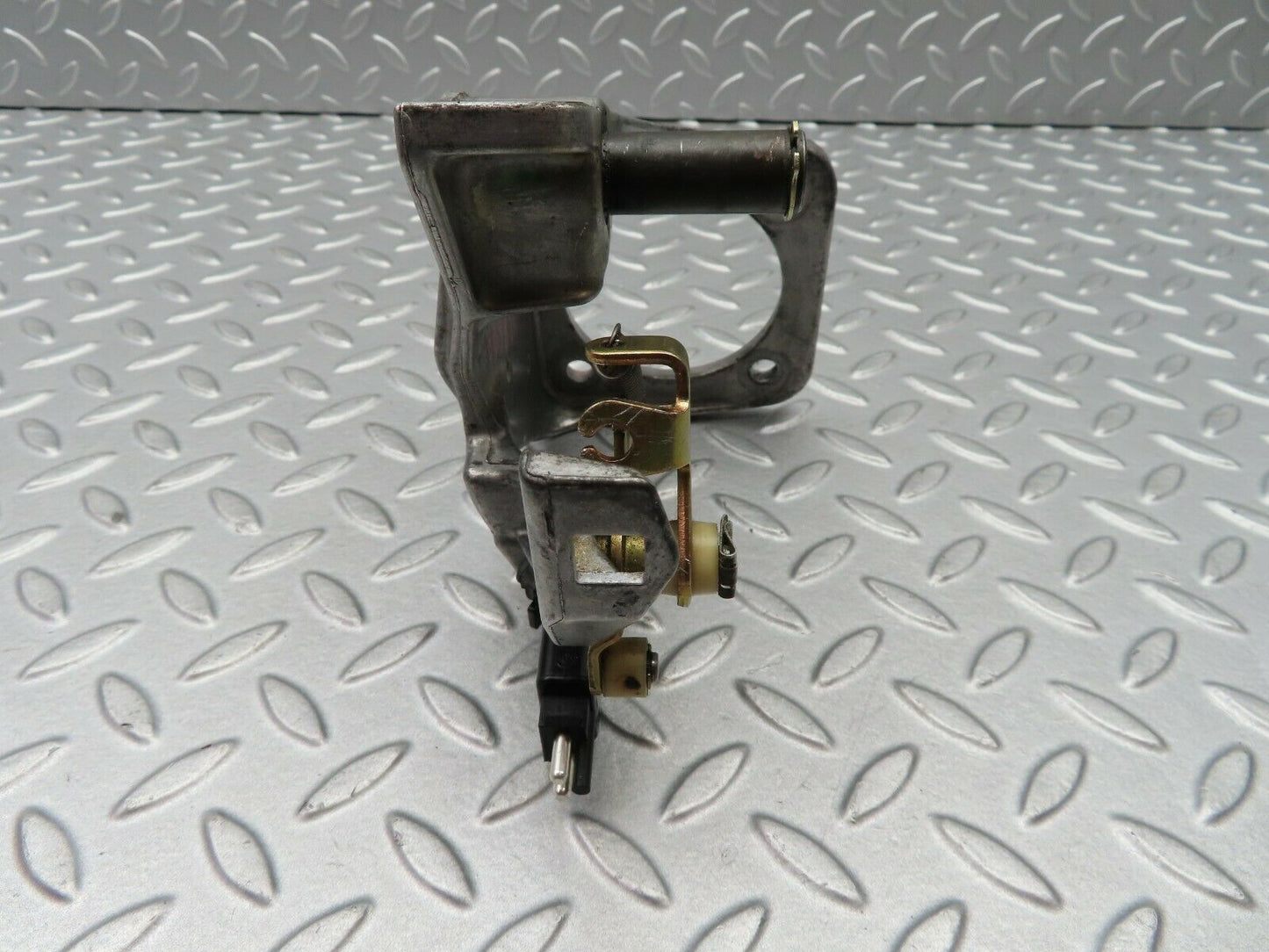 5490 Mercedes-Benz W124 230E Brake Pedal Bracket 1242900919