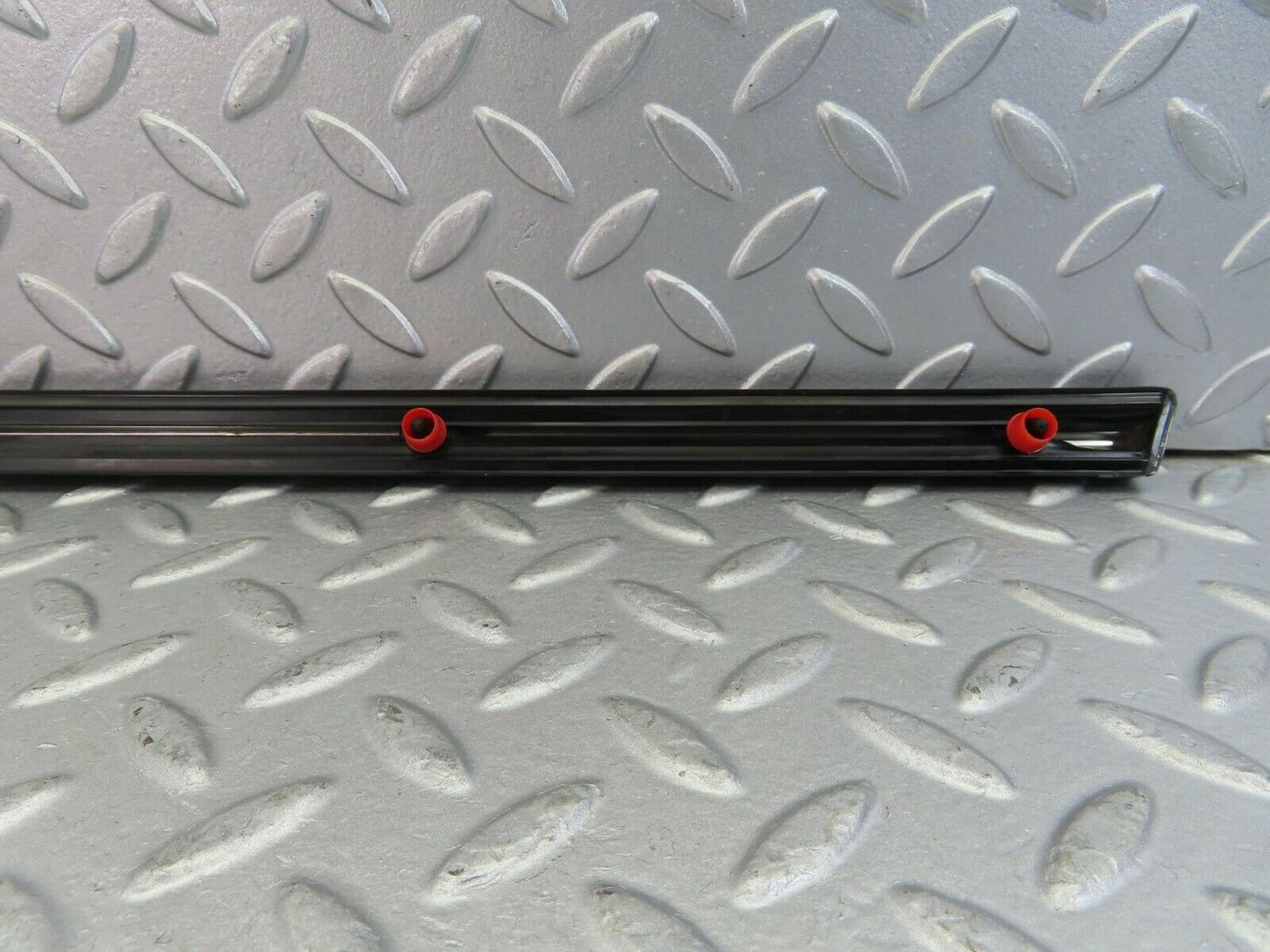 10241 Mercedes-Benz W123 Rear Right Door Centre Moulding Trim