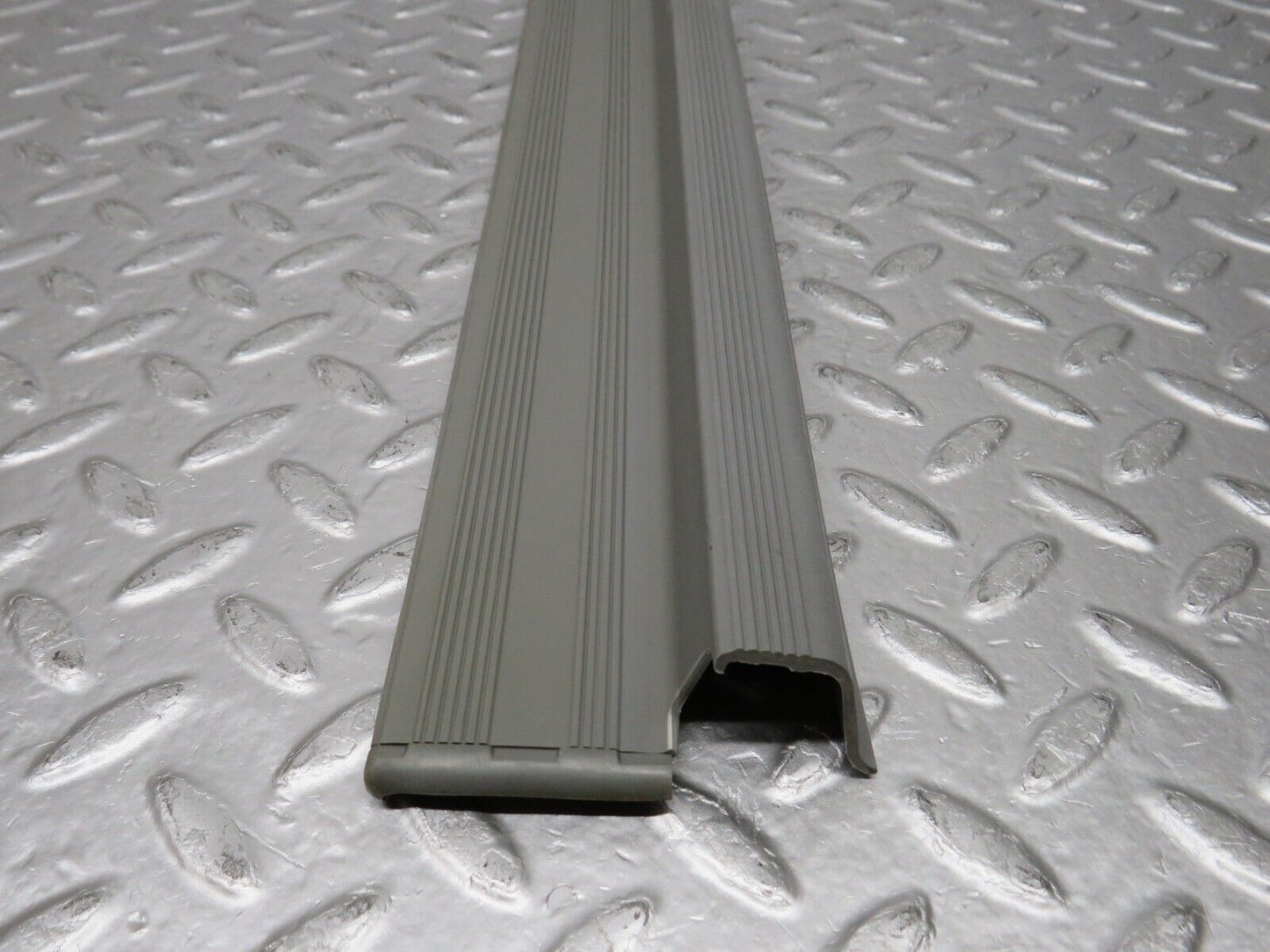 32319 Mercedes-Benz S124 300TE Wagon Rear Left Door Sill Trim