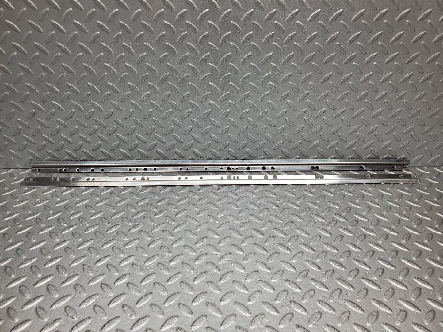 46677 Mercedes-Benz C123 280CE Coupe Sunroof Chrome Trim