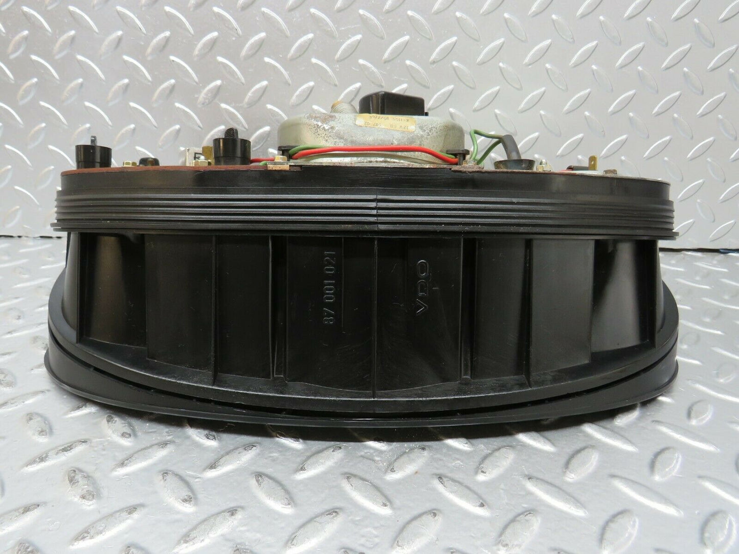 23684 Mercedes-Benz W116 350SE Instrument Cluster 87001021 1075423701