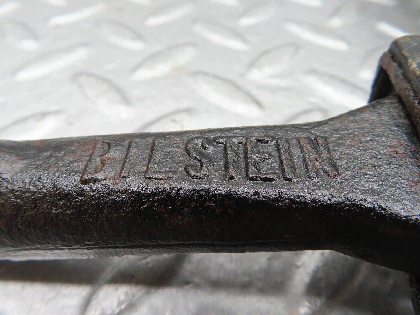 18073 Mercedes-Benz W123 200 Car Jack Bilstein