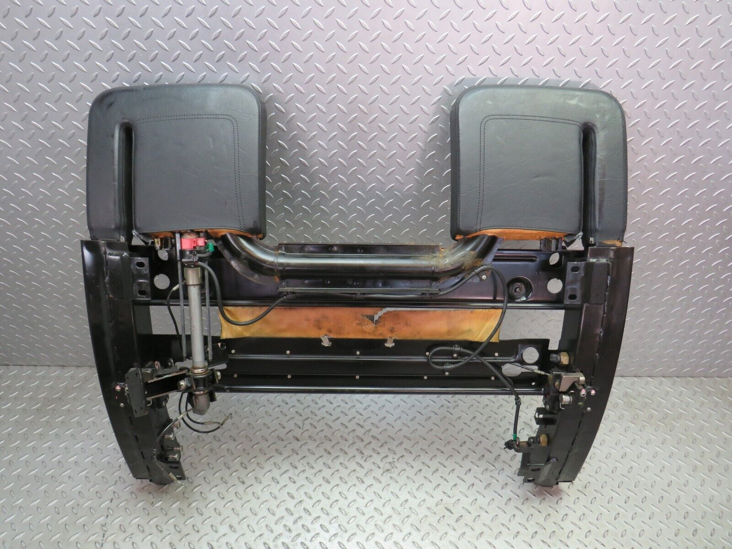 38181 Mercedes-Benz A124 320E Cabriolet Rear Headrest Complete Mechanism 1248600632 1248601032