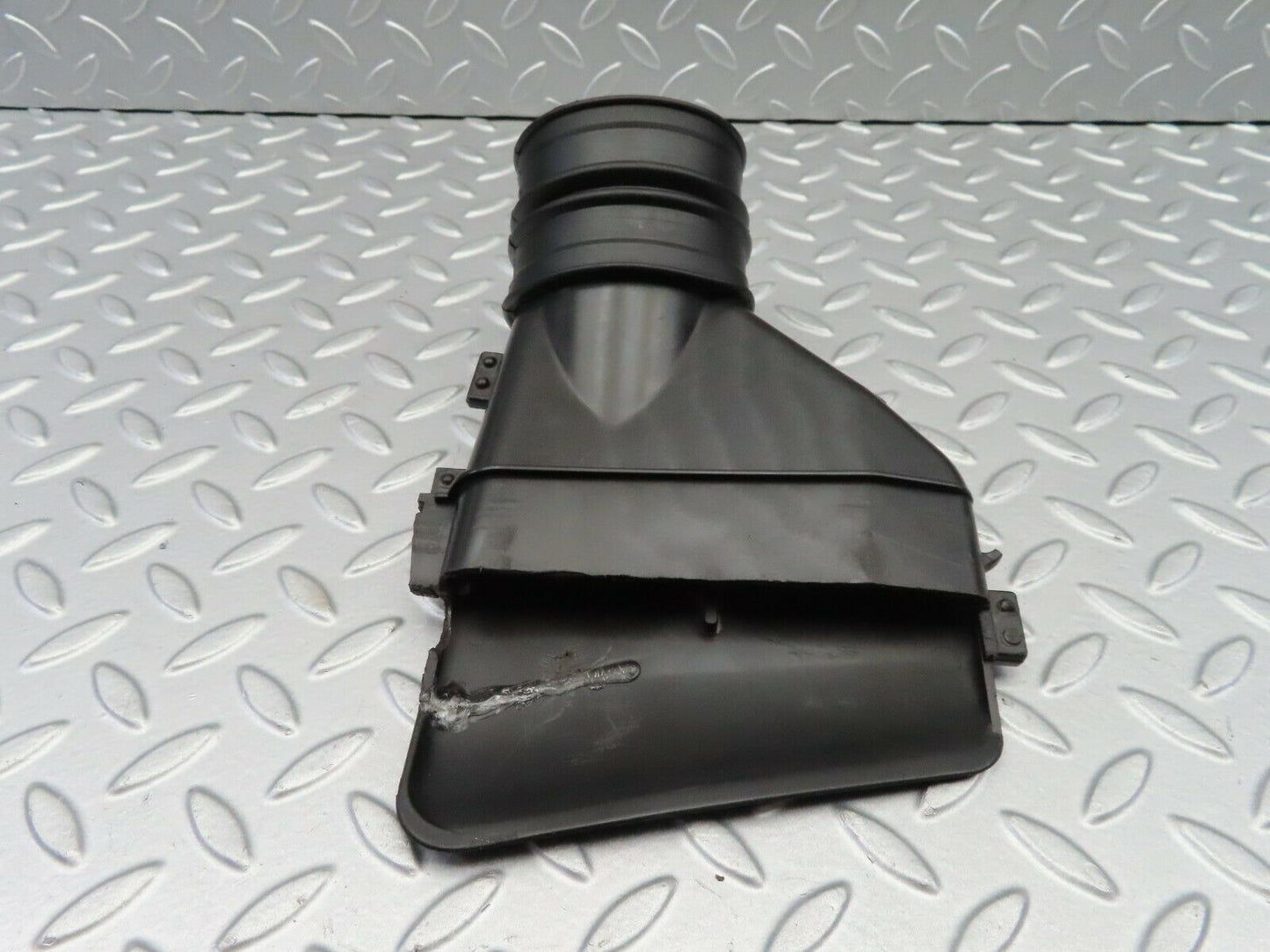 6570 Mercedes-Benz S124 E220 Wagon Air Intake Suction Pipe 1245280804