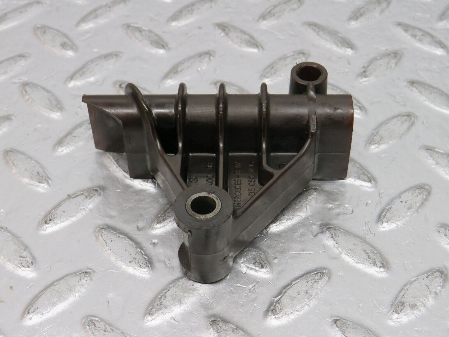 0885 Mercedes-Benz W123 240D Timing Chain Guide Rail 6150501416
