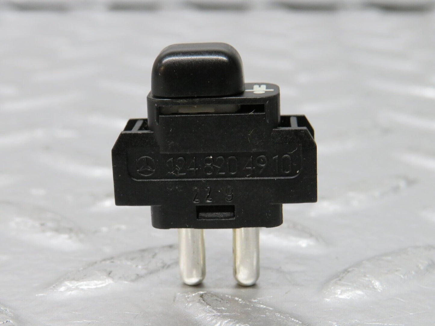 29538 Mercedes-Benz W124 230E Child Lock Control Switch 1248204910