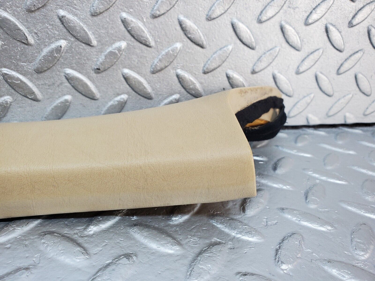 45564 Mercedes-Benz W126 420SE A Pillar Cover Trim Left Side Beige