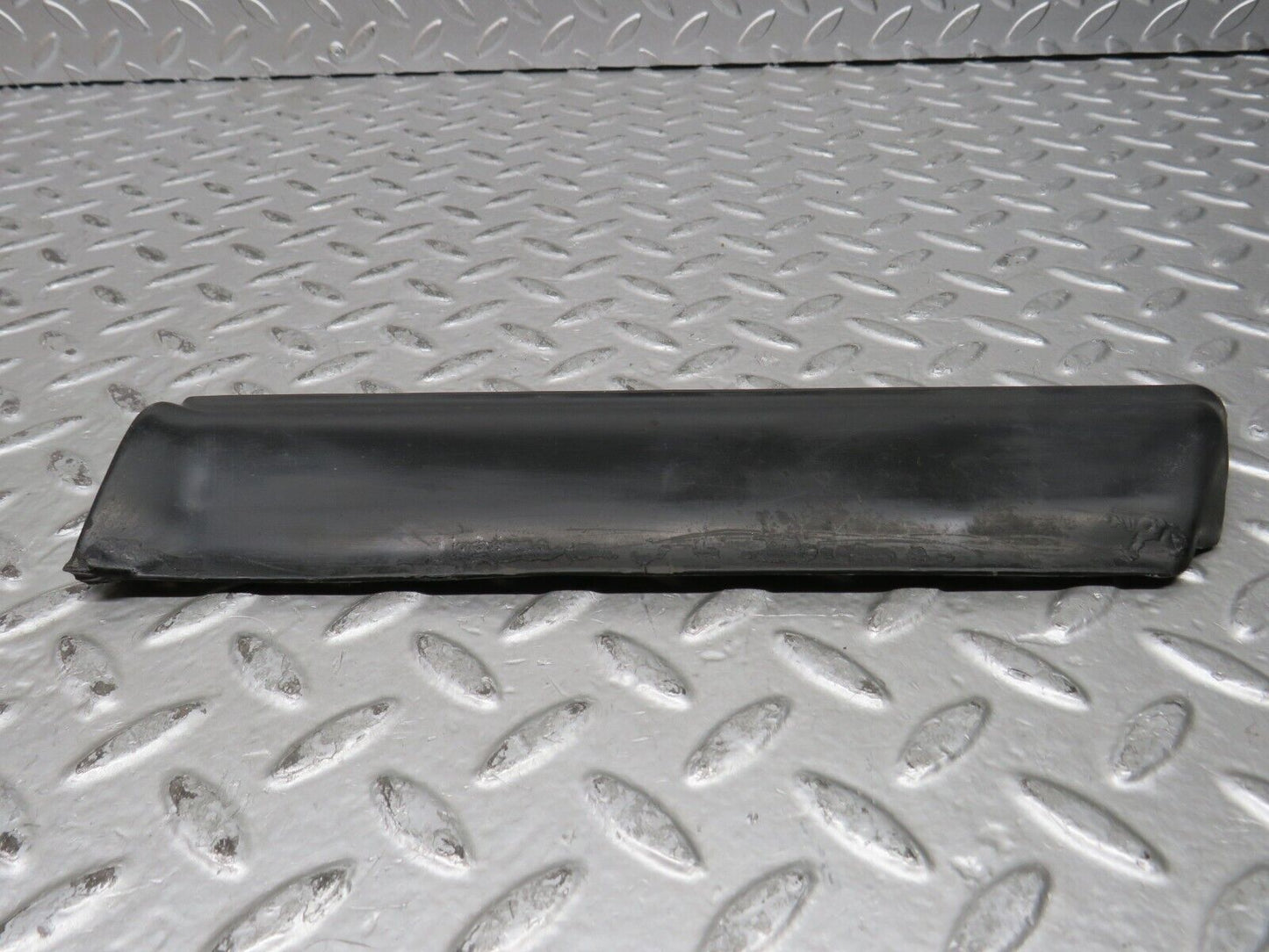 28617 Mercedes-Benz W123 280E Front Right Fender Wing Lower Moulding Trim