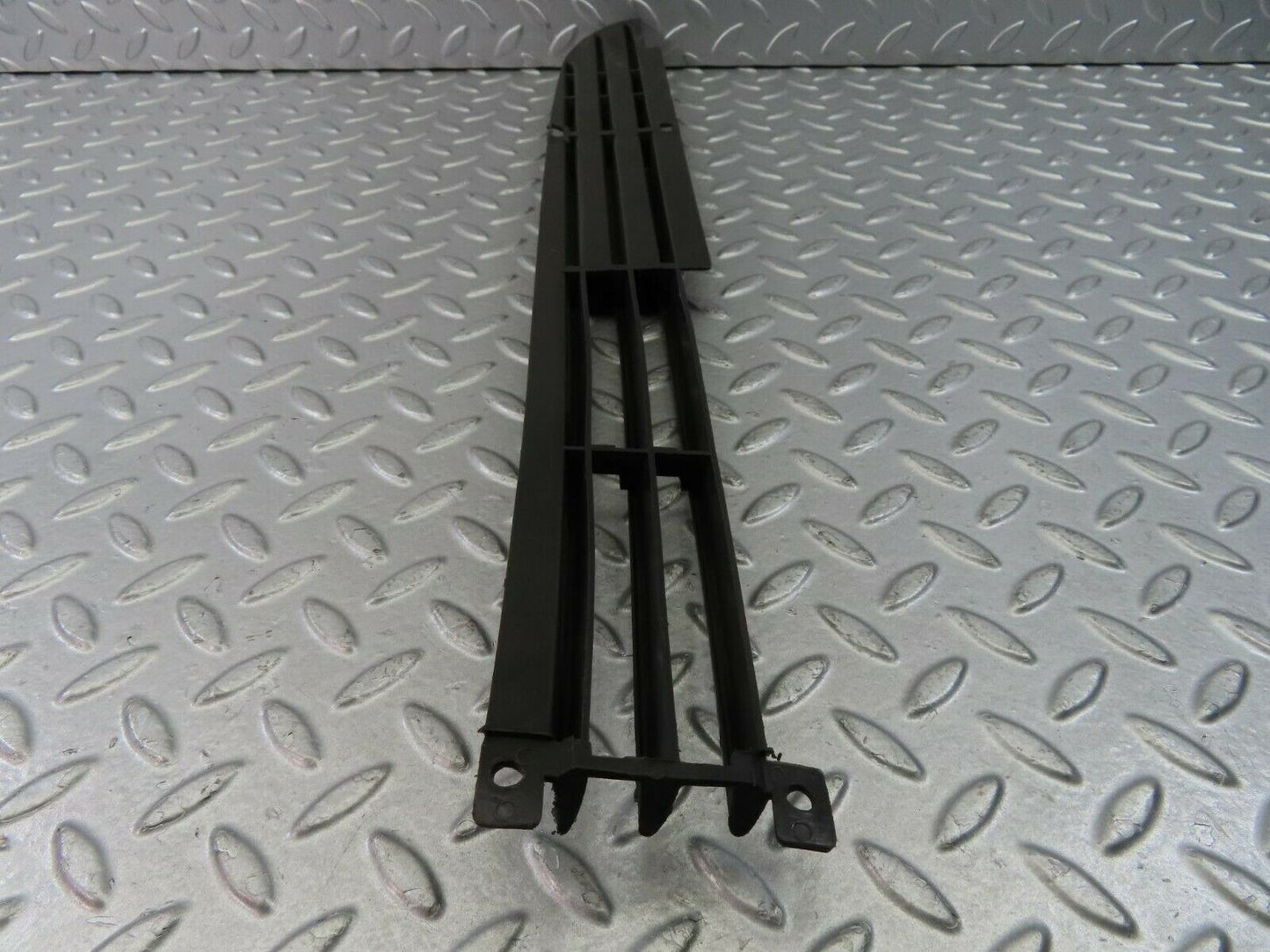 9012 Mercedes-Benz W115 Front Lower Grill Left