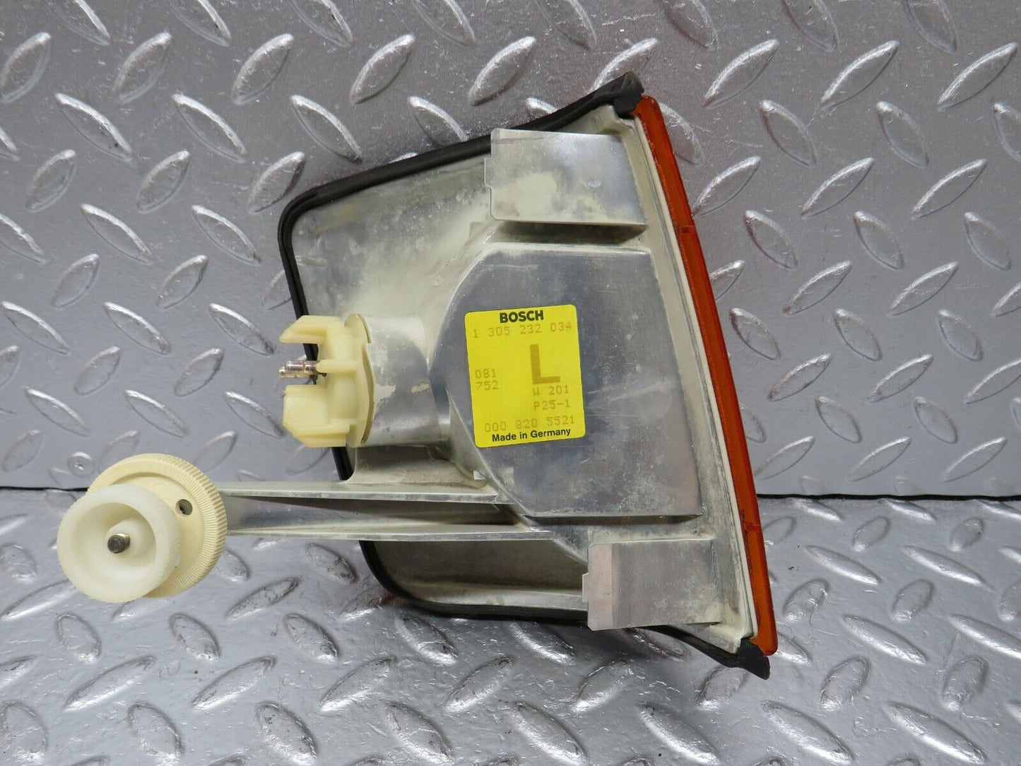33678 Mercedes-Benz W201 190E 2.0L Indicator Light Front Left Bosch 1305232034